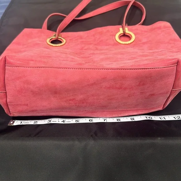 Pink tote in good used condition - Picture 4 of 9